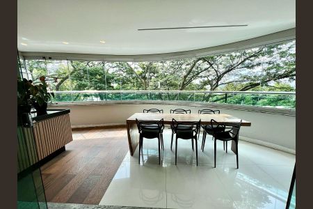 Apartamento à venda com 170m², 4 quartos e 3 vagasVaranda gourmet