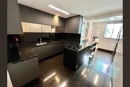 Apartamento à venda com 170m², 4 quartos e 3 vagasCozinha