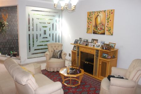 Casa à venda com 394m², 3 quartos e 6 vagasSala