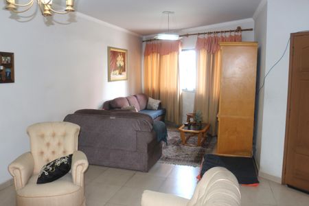 Casa à venda com 394m², 3 quartos e 6 vagasSala