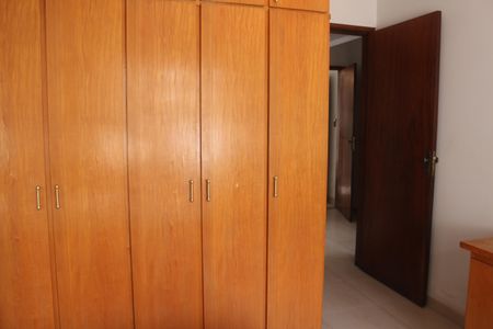 Casa à venda com 394m², 3 quartos e 6 vagasQuarto 1