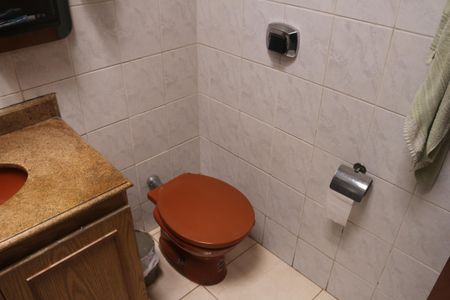 Casa à venda com 394m², 3 quartos e 6 vagasBanheiro Social 