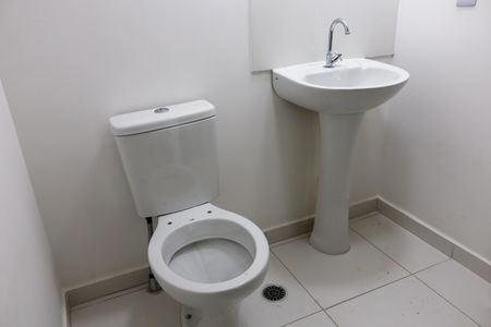 Apartamento para alugar com 38m², 2 quartos e 1 vaga Apartamento para alugar com 38m², 2 quartos e 1 vagaBanheiro