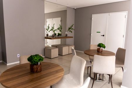 Apartamento para alugar com 38m², 2 quartos e 1 vaga Apartamento para alugar com 38m², 2 quartos e 1 vagaÁrea comum - Salão de festas