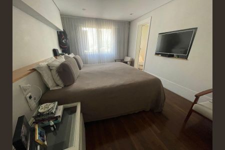 Apartamento à venda com 230m², 3 quartos e 4 vagas Apartamento à venda com 230m², 3 quartos e 4 vagasQuarto