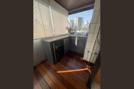 Apartamento à venda com 230m², 3 quartos e 4 vagas Apartamento à venda com 230m², 3 quartos e 4 vagasVaranda