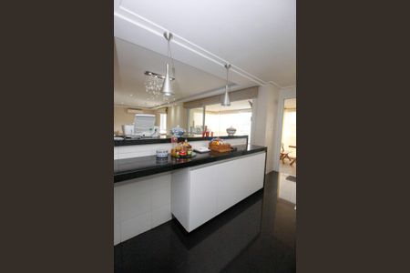 Apartamento à venda com 142m², 3 quartos e 2 vagasCozinha