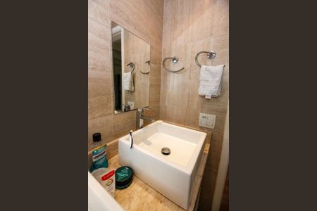 Apartamento à venda com 142m², 3 quartos e 2 vagasBanheiro da Suíte 1