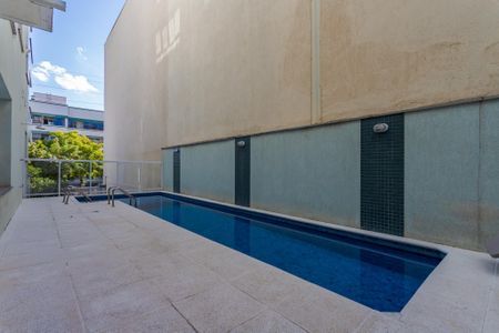 Apartamento à venda com 94m², 3 quartos e 2 vagas Apartamento à venda com 94m², 3 quartos e 2 vagasÁrea comum - Piscina