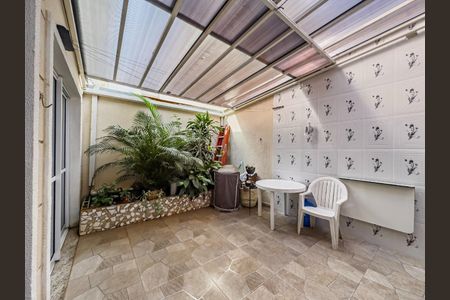 Casa de condomínio à venda com 106m², 3 quartos e 2 vagas