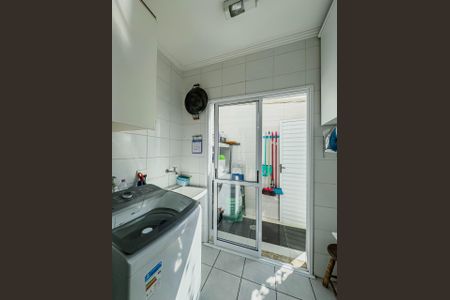 Casa de condomínio à venda com 106m², 3 quartos e 2 vagas