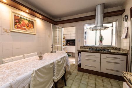 Casa à venda com 145m², 2 quartos e 1 vaga Casa à venda com 145m², 2 quartos e 1 vagaCozinha