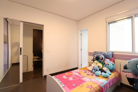 Apartamento à venda com 142m², 3 quartos e 2 vagasSuíte 1