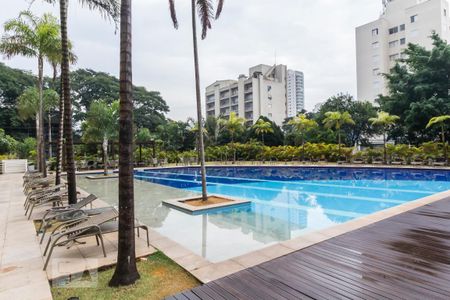 Apartamento à venda com 142m², 3 quartos e 2 vagas Apartamento à venda com 142m², 3 quartos e 2 vagasÁrea comum - Piscina