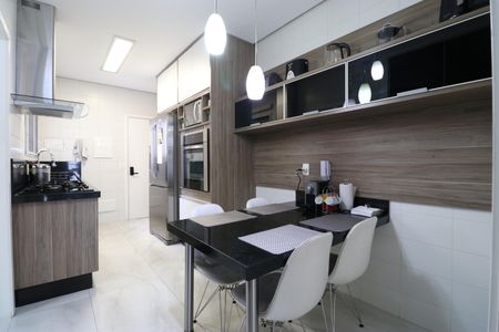 Apartamento à venda com 142m², 3 quartos e 2 vagasCozinha