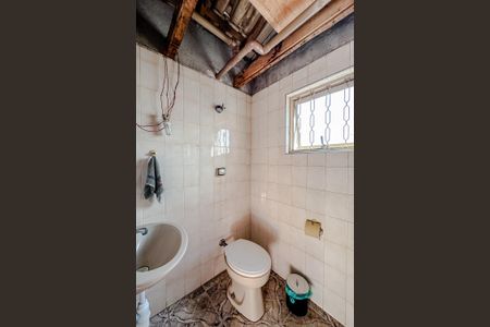 Casa à venda com 130m², 3 quartos e 3 vagasBanheiro da Área externa