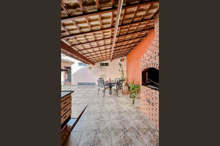 Casa à venda com 130m², 3 quartos e 3 vagasÁrea externa