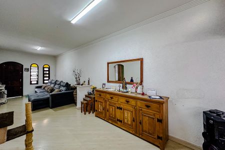 Casa à venda com 130m², 3 quartos e 3 vagasSala