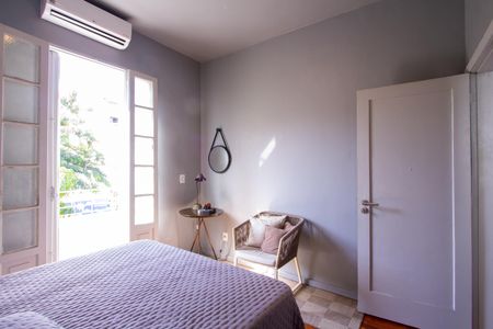 Casa à venda com 288m², 5 quartos e 4 vagas Casa à venda com 288m², 5 quartos e 4 vagasQuarto 2