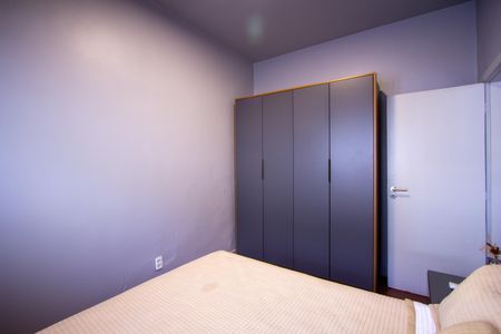 Casa à venda com 288m², 5 quartos e 4 vagas Casa à venda com 288m², 5 quartos e 4 vagasQuarto 1