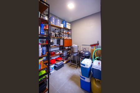 Casa à venda com 288m², 5 quartos e 4 vagas Casa à venda com 288m², 5 quartos e 4 vagasDespensa