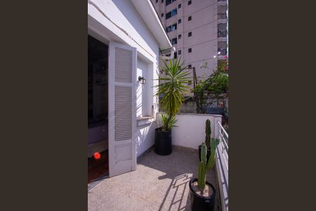 Casa à venda com 288m², 5 quartos e 4 vagas Casa à venda com 288m², 5 quartos e 4 vagasVaranda do Quarto 2