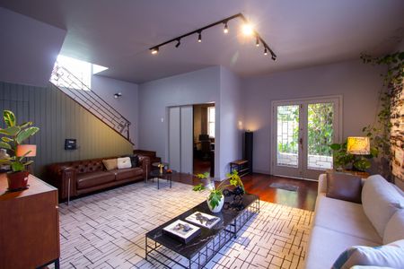 Casa à venda com 288m², 5 quartos e 4 vagas Casa à venda com 288m², 5 quartos e 4 vagasSala