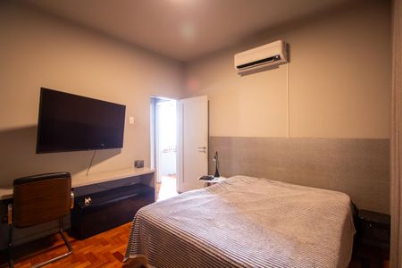 Casa à venda com 288m², 5 quartos e 4 vagas Casa à venda com 288m², 5 quartos e 4 vagasQuarto 3