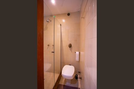 Casa à venda com 288m², 5 quartos e 4 vagas Casa à venda com 288m², 5 quartos e 4 vagasBanheiro 1