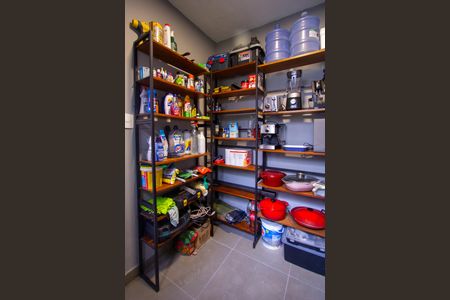 Casa à venda com 288m², 5 quartos e 4 vagas Casa à venda com 288m², 5 quartos e 4 vagasDespensa