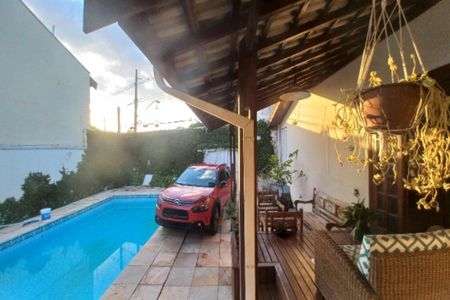 Casa à venda com 400m², 4 quartos e 4 vagasVista da sala de TV