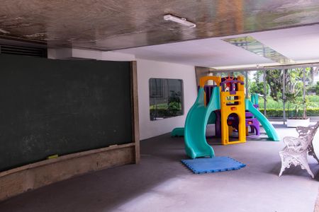 Apartamento à venda com 110m², 4 quartos e 2 vagasPlayground