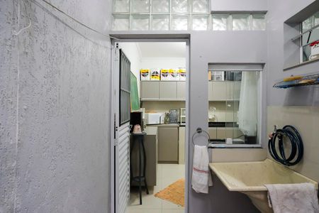 Casa à venda com 124m², 4 quartos e 2 vagasÁrea de serviço 1