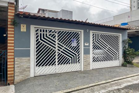 Casa à venda com 124m², 4 quartos e 2 vagasFachada + plaquinha