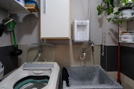 Casa à venda com 124m², 4 quartos e 2 vagasÁrea de serviço 2