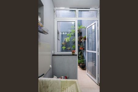 Casa à venda com 124m², 4 quartos e 2 vagasÁrea de serviço 1