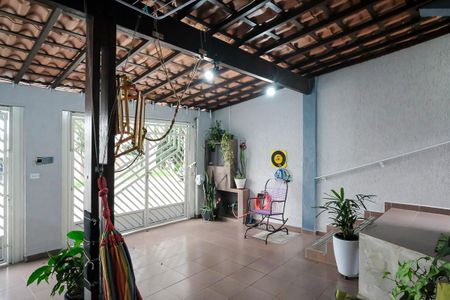 Casa à venda com 124m², 4 quartos e 2 vagasGaragem