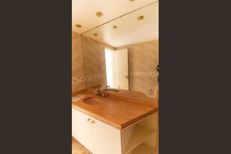 Apartamento à venda com 130m², 2 quartos e 1 vaga Apartamento à venda com 130m², 2 quartos e 1 vagaBanheiro da Suíte