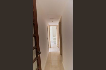 Apartamento à venda com 130m², 2 quartos e 1 vaga Apartamento à venda com 130m², 2 quartos e 1 vagaCorredor