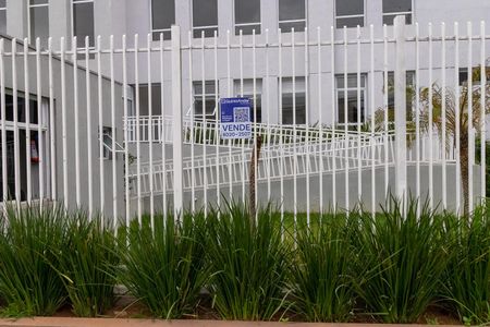 Apartamento à venda com 55m², 2 quartos e 1 vagaFachada + Plaquinha