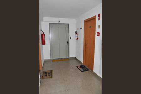 Apartamento à venda com 44m², 2 quartos e 1 vagaHall Elevador
