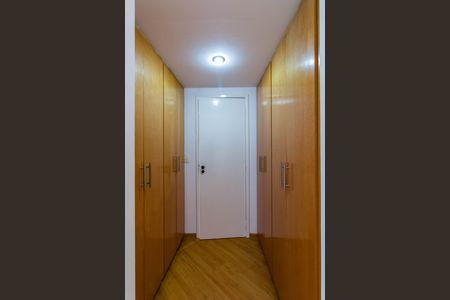 Apartamento para alugar com 196m², 4 quartos e 4 vagasSuíte 2