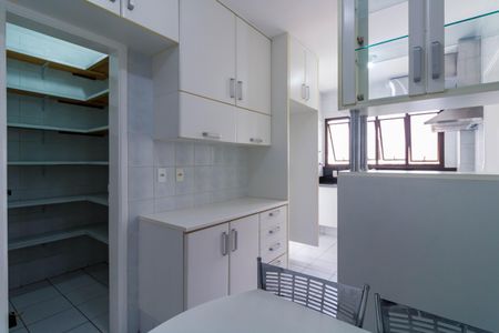 Apartamento para alugar com 196m², 4 quartos e 4 vagasCozinha