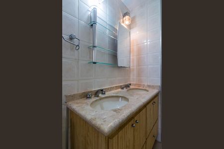 Apartamento para alugar com 196m², 4 quartos e 4 vagasBanheiro da Suíte 2