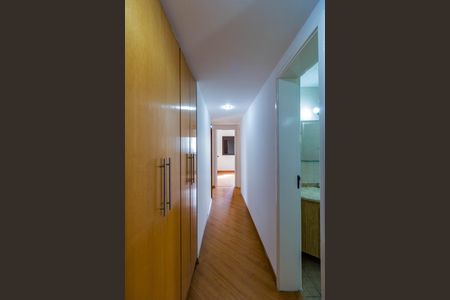 Apartamento para alugar com 196m², 4 quartos e 4 vagasCorredor
