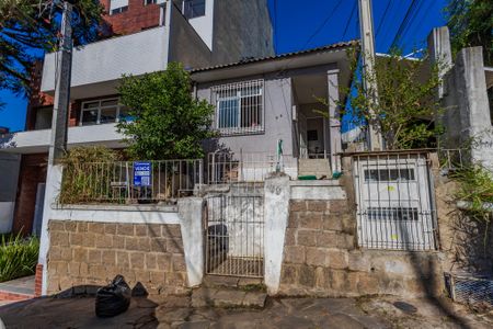 Casa à venda com 95m², 2 quartos e 1 vaga Casa à venda com 95m², 2 quartos e 1 vagaFachada
