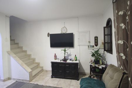 Casa à venda com 190m², 3 quartos e 2 vagasSala