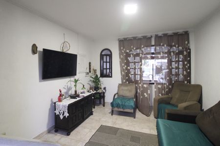 Casa à venda com 190m², 3 quartos e 2 vagasSala