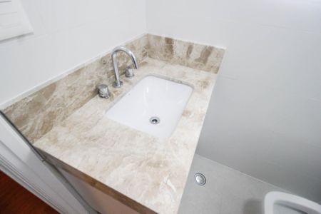 Casa à venda com 650m², 4 quartos e 4 vagasBanheiro do Quarto 4