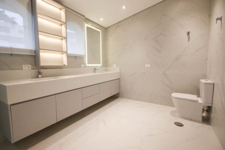 Casa à venda com 650m², 4 quartos e 4 vagasBanheiro do Quarto 